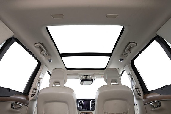 Volvo XC90 18 of 27