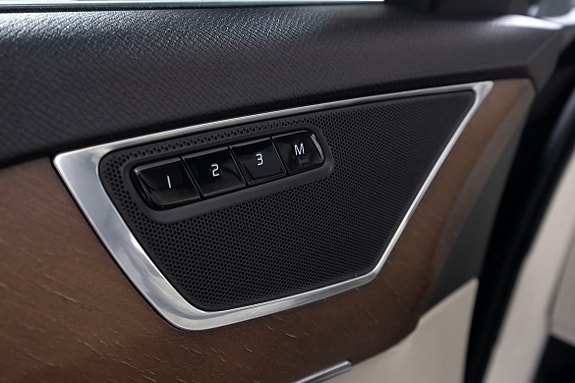 Volvo XC90 22 of 27