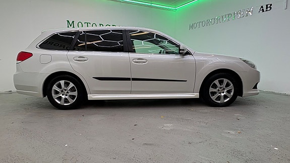 Subaru Legacy 5 of 30