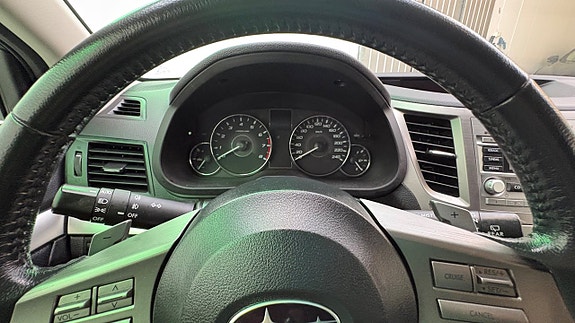 Subaru Legacy 27 of 30