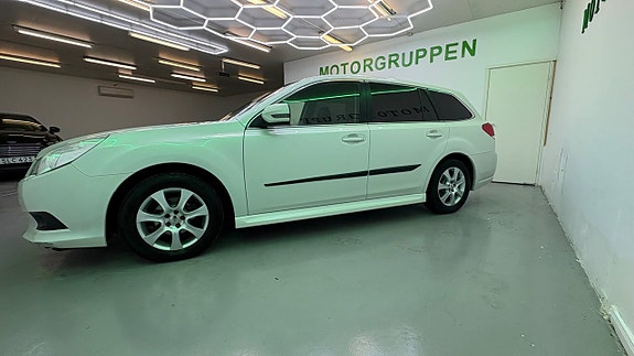 Subaru Legacy 8 of 30
