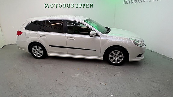 Subaru Legacy 14 of 30