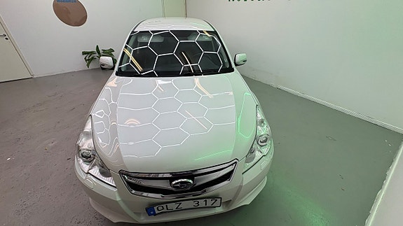 Subaru Legacy 10 of 30