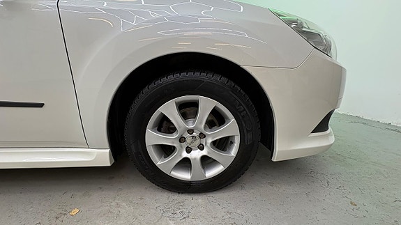 Subaru Legacy 15 of 30