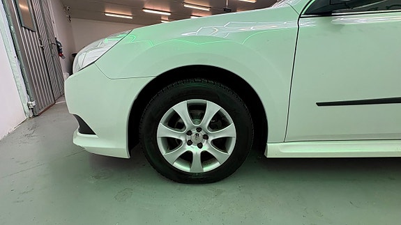 Subaru Legacy 18 of 30