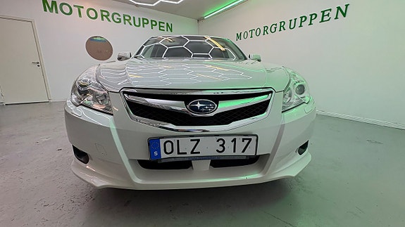 Subaru Legacy 11 of 30