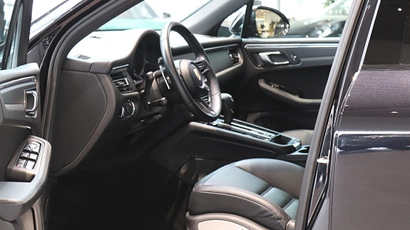 Porsche Macan T 8 of 10
