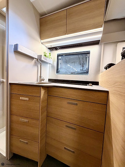 Adria Matrix Select 670 SL 10 of 20