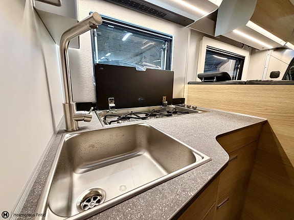 Adria Matrix Select 670 SL 11 of 20