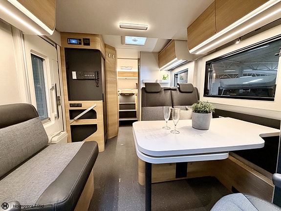 Adria Matrix Select 670 SL 2 of 20