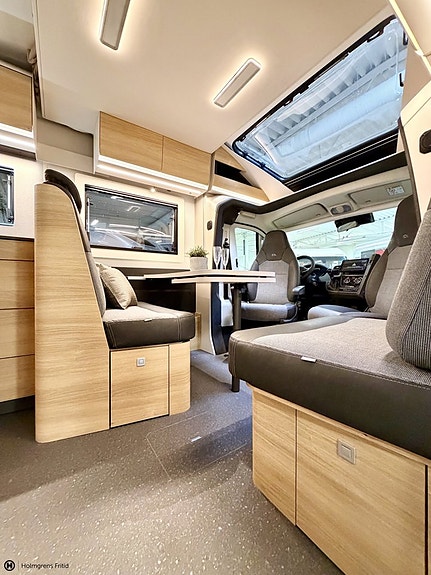 Adria Matrix Select 670 SL 8 of 20