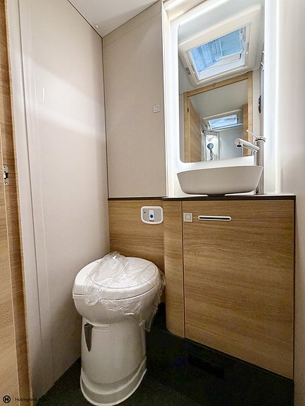 Adria Matrix Select 670 SL 15 of 20