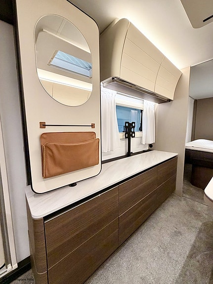 Adria Alpina 663 HT 9 of 16