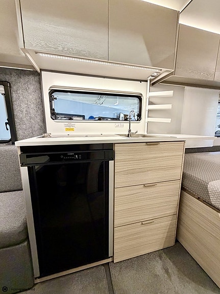 Adria Altea 472 PU 7 of 12