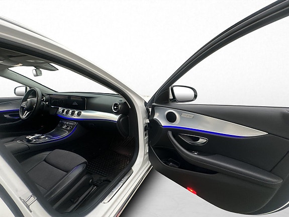 Mercedes-Benz E200 28 of 30