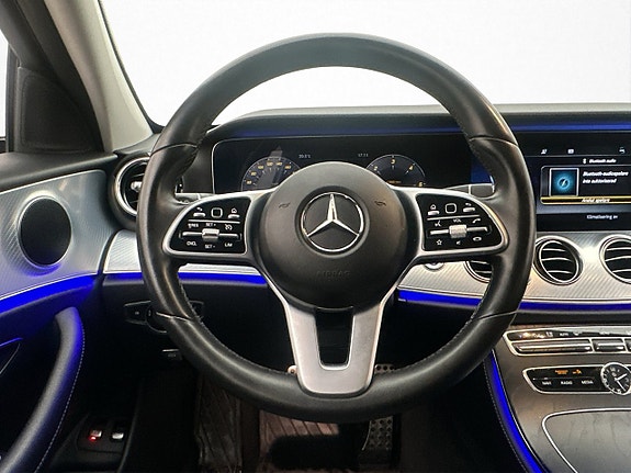Mercedes-Benz E200 16 of 30