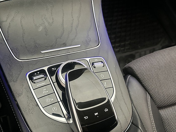 Mercedes-Benz E200 26 of 30