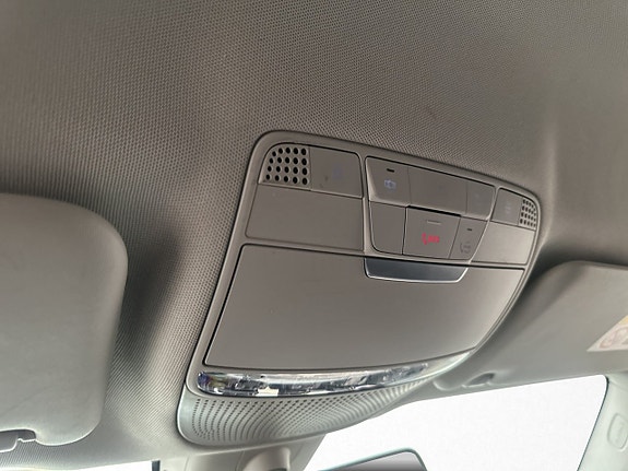 Mercedes-Benz E200 22 of 30