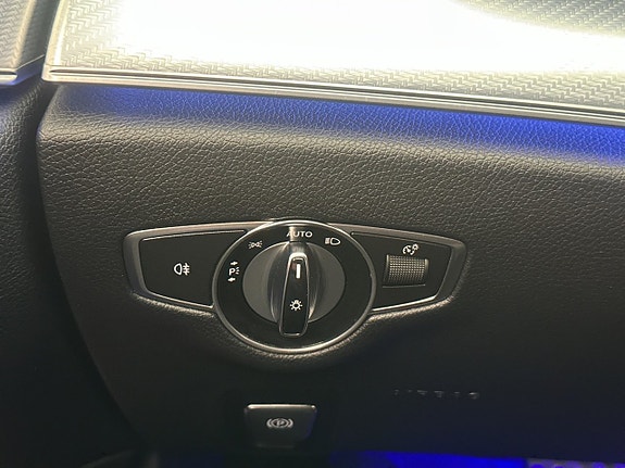 Mercedes-Benz E200 17 of 30