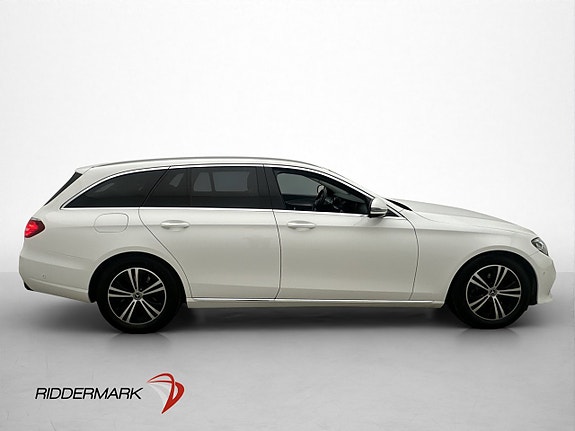 Mercedes-Benz E200 9 of 30