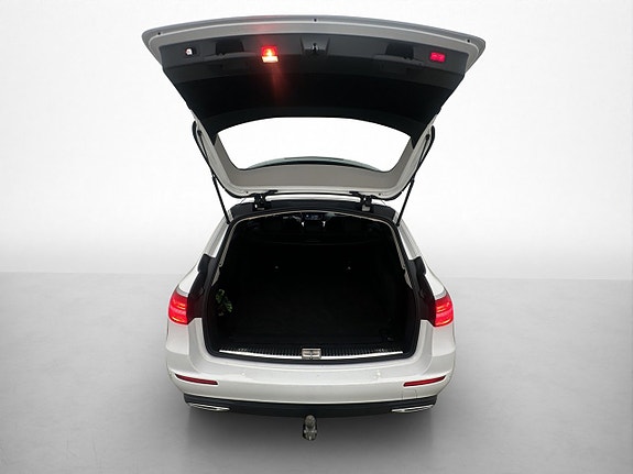 Mercedes-Benz E200 30 of 30
