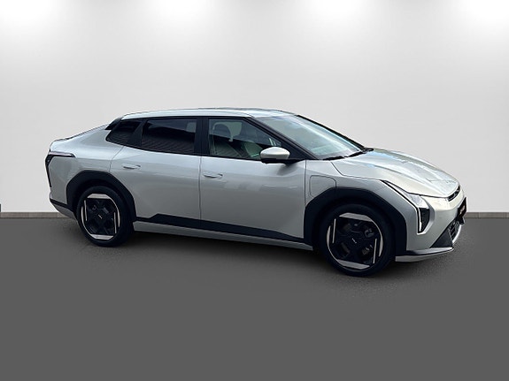 Kia EV4 3 of 18