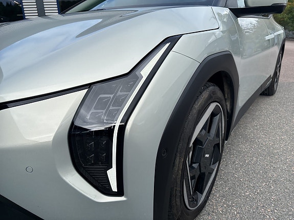 Kia EV4 16 of 18