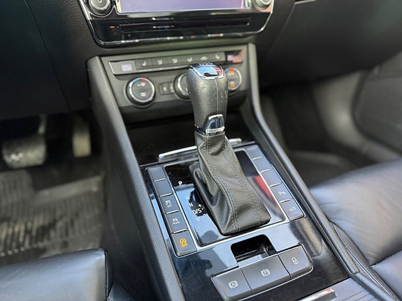 Skoda Superb 9 of 24