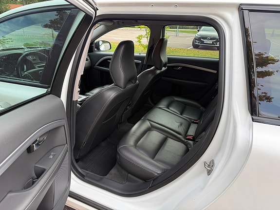 Volvo V70 10 of 14
