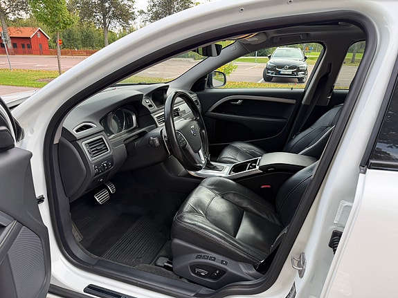 Volvo V70 7 of 14