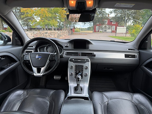 Volvo V70 8 of 14