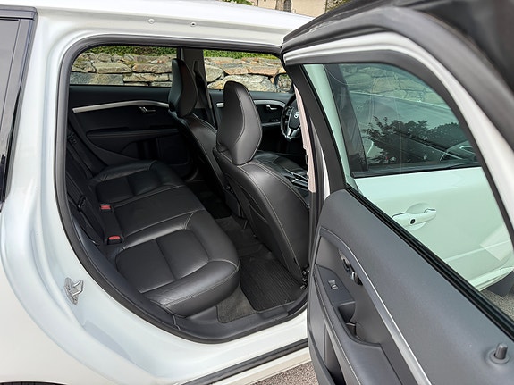 Volvo V70 11 of 14