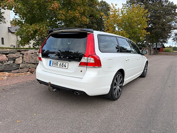 Volvo V70 4 of 14