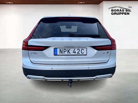 Volvo V90 Cross Country 7 of 16