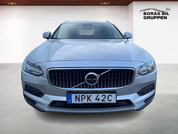 Volvo V90 Cross Country 8 of 16