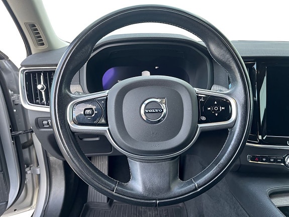 Volvo V90 Cross Country 10 of 16