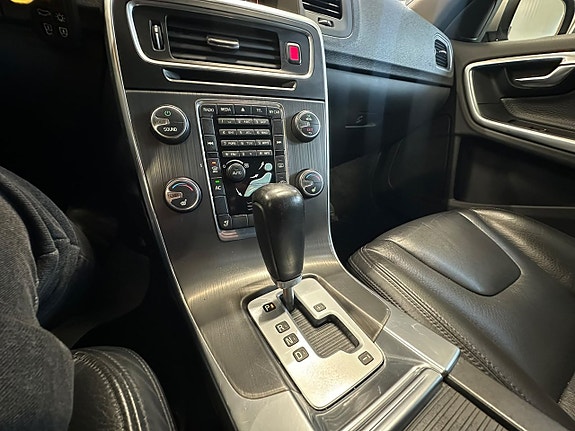 Volvo S60 11 of 14
