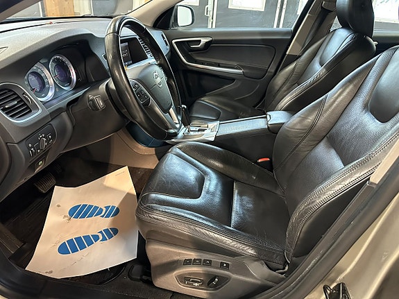 Volvo S60 8 of 14