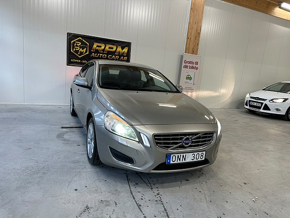 Volvo S60 2 of 14