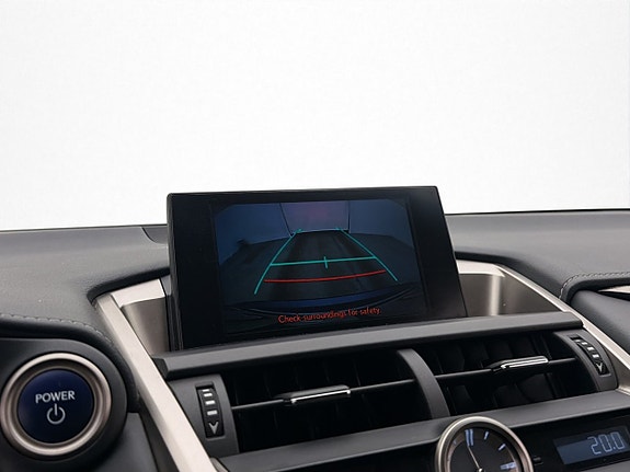 Lexus NX300h 17 of 30