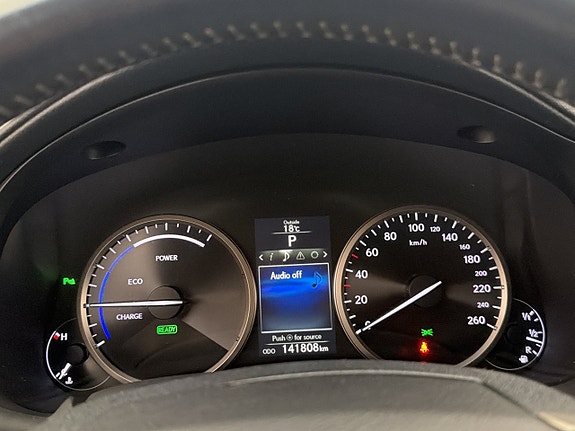 Lexus NX300h 15 of 30
