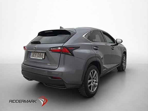 Lexus NX300h 8 of 30