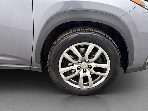 Lexus NX300h 30 of 30
