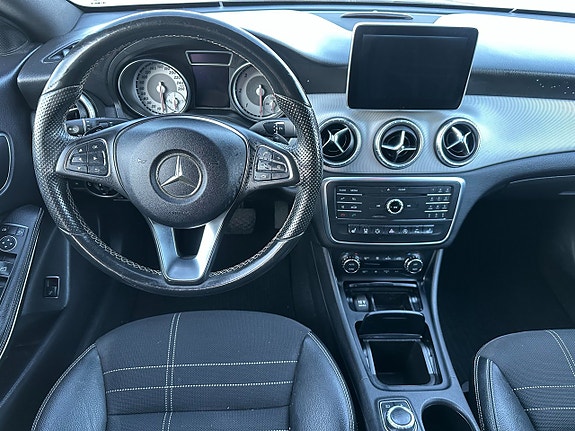 Mercedes-Benz CLA220 11 of 12