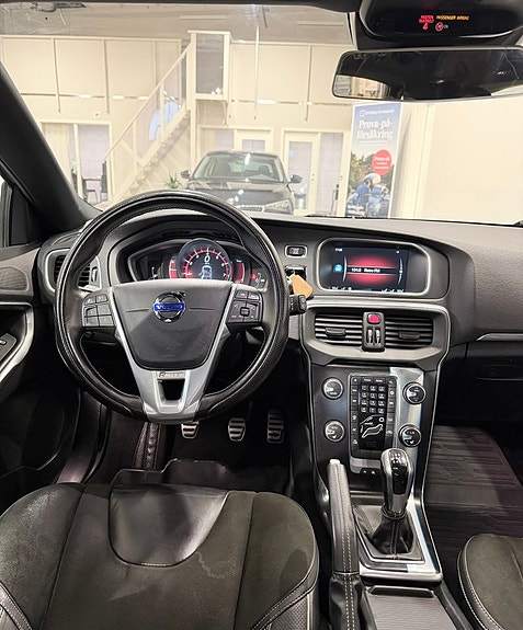 Volvo V40 9 of 10