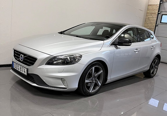 Volvo V40 2 of 10