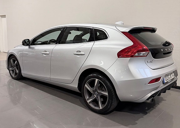 Volvo V40 4 of 10