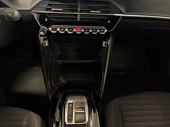 Peugeot e-208 12 of 20