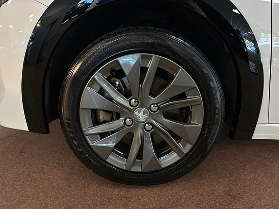 Peugeot e-208 9 of 20