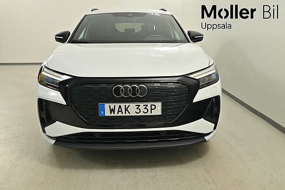 Audi Q4 e-tron 3 of 13